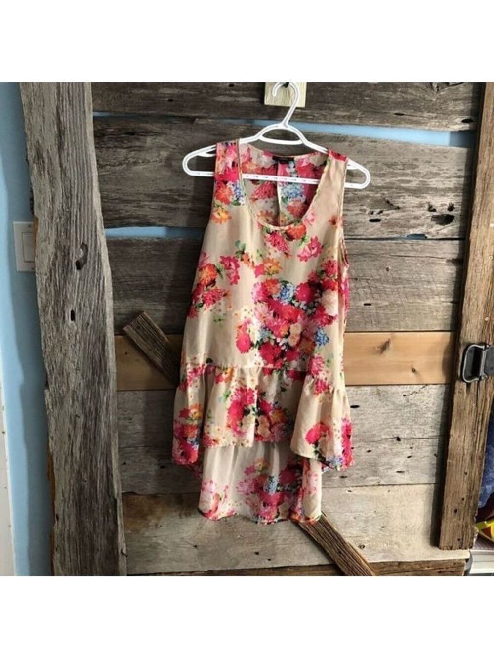 FOREVER 21 Size Med Tan Floral Hi-low Long Blouse